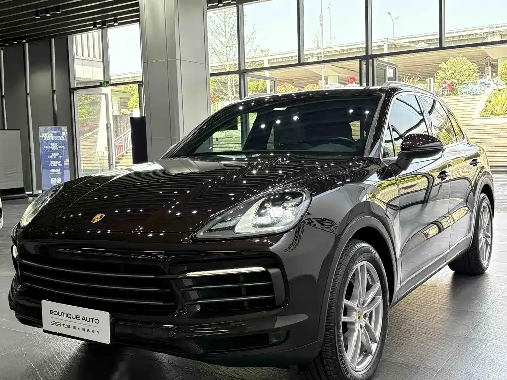 Porsche Cayenne 2020 — фото 1