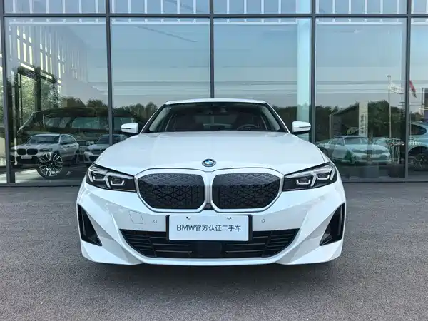 BMW i3 2025