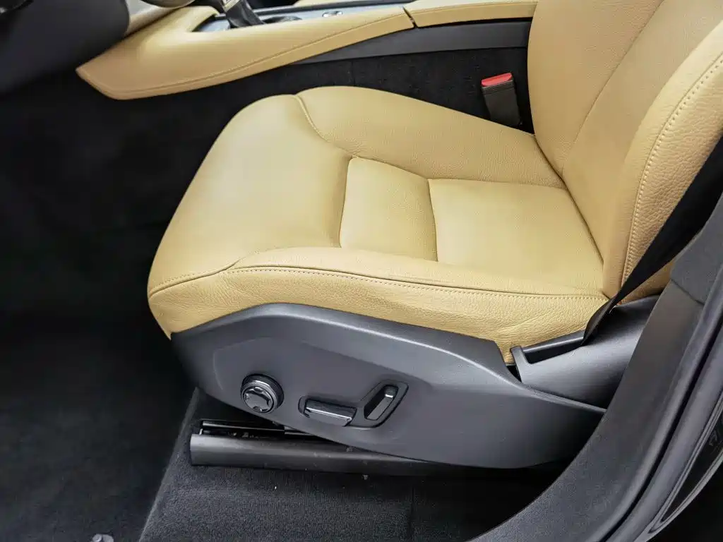 Volvo XC90 2017 — фото 20