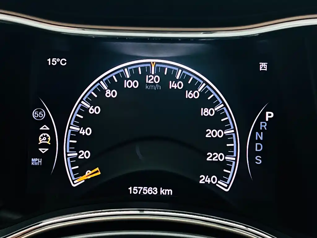 Jeep Grand Cherokee 2015 — фото 18