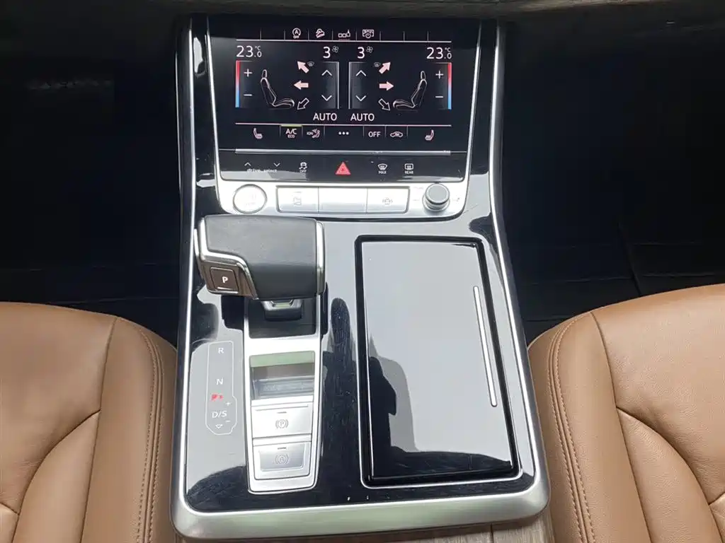 Audi Q7 2020 — фото 20