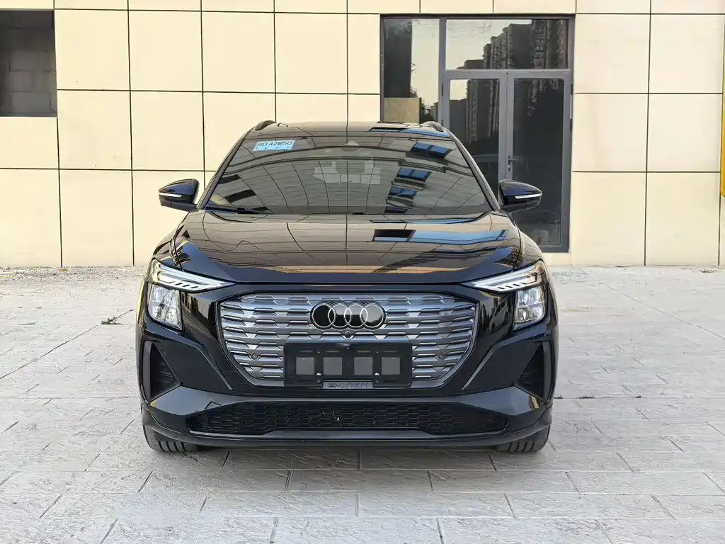 Audi Q5 e-tron 2023 — фото 2