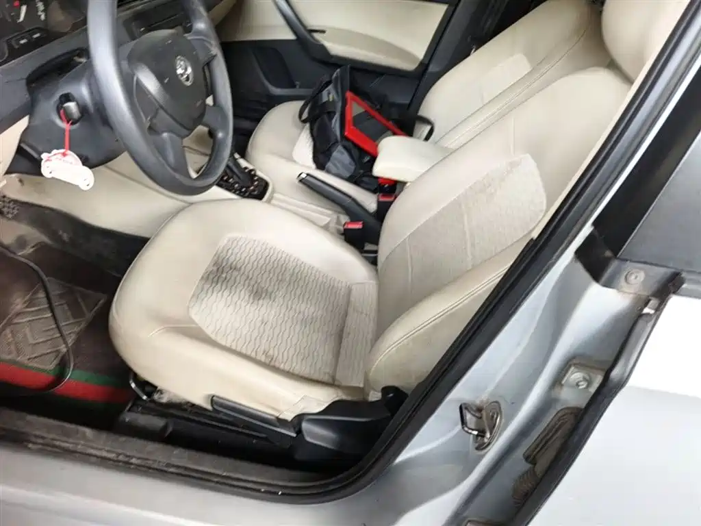 Skoda Rapid 2014 — фото 15