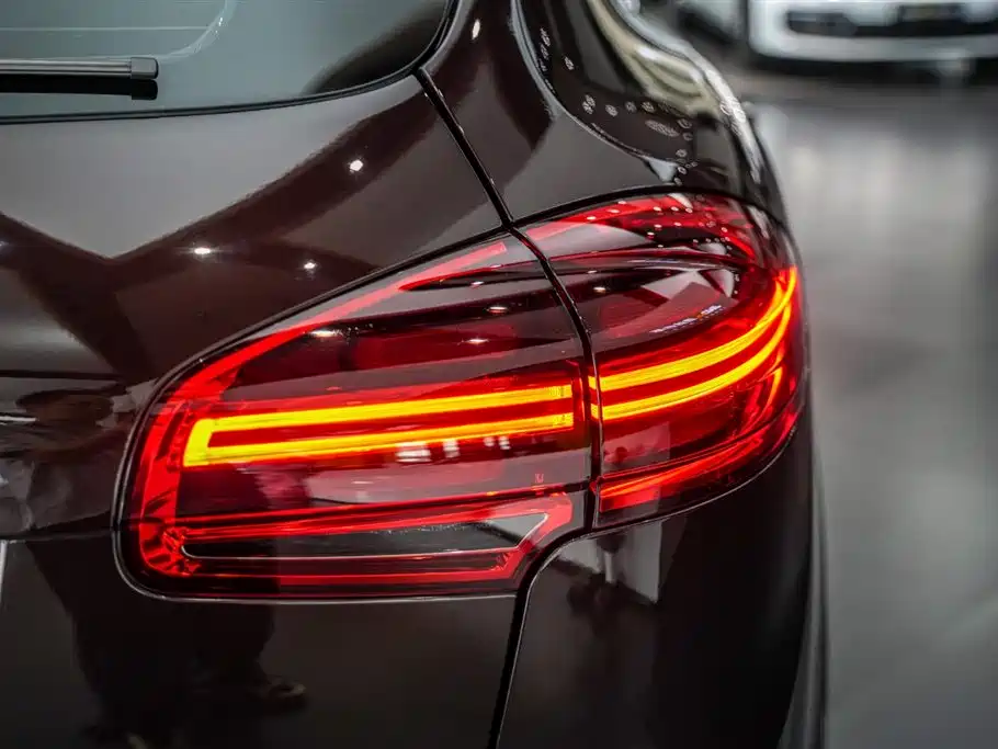 Porsche Cayenne 2015 — фото 14