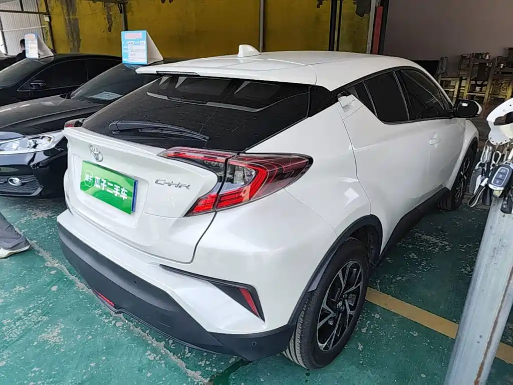 Toyota C-HR 2020 — фото 7