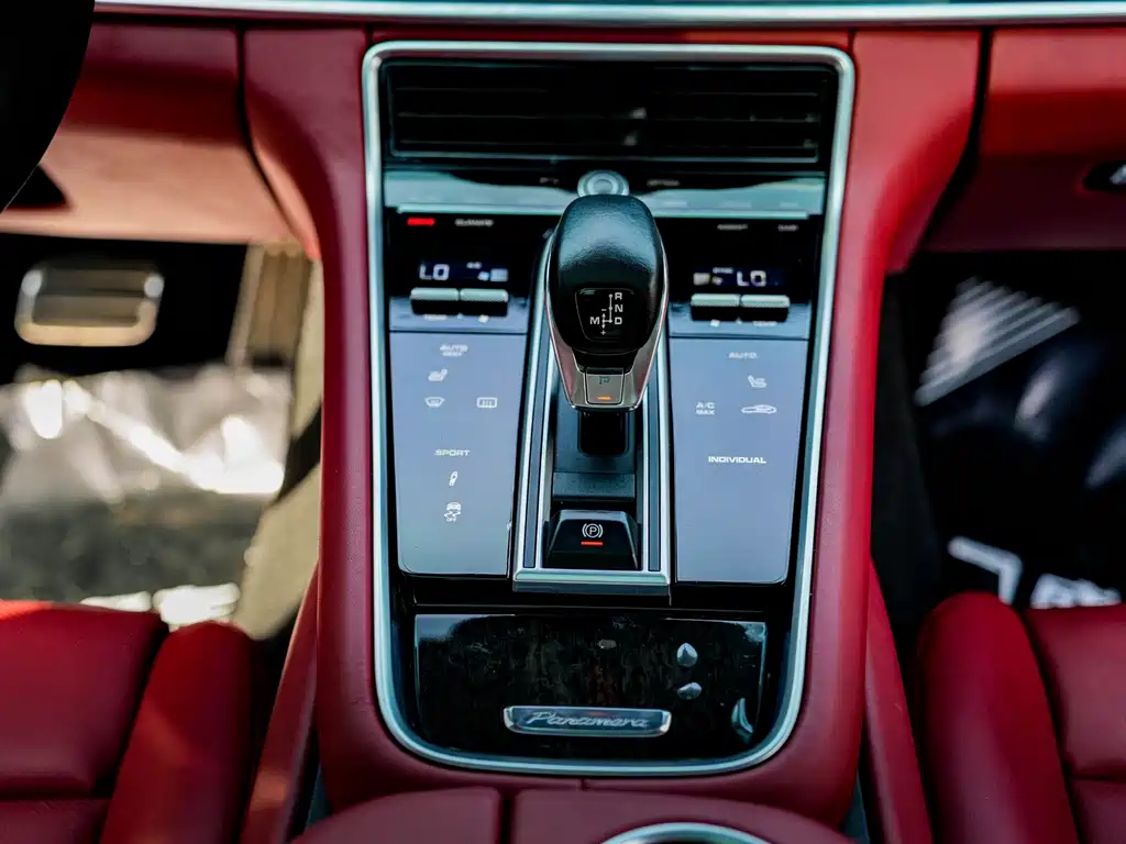 Porsche Panamera 2018 — фото 14