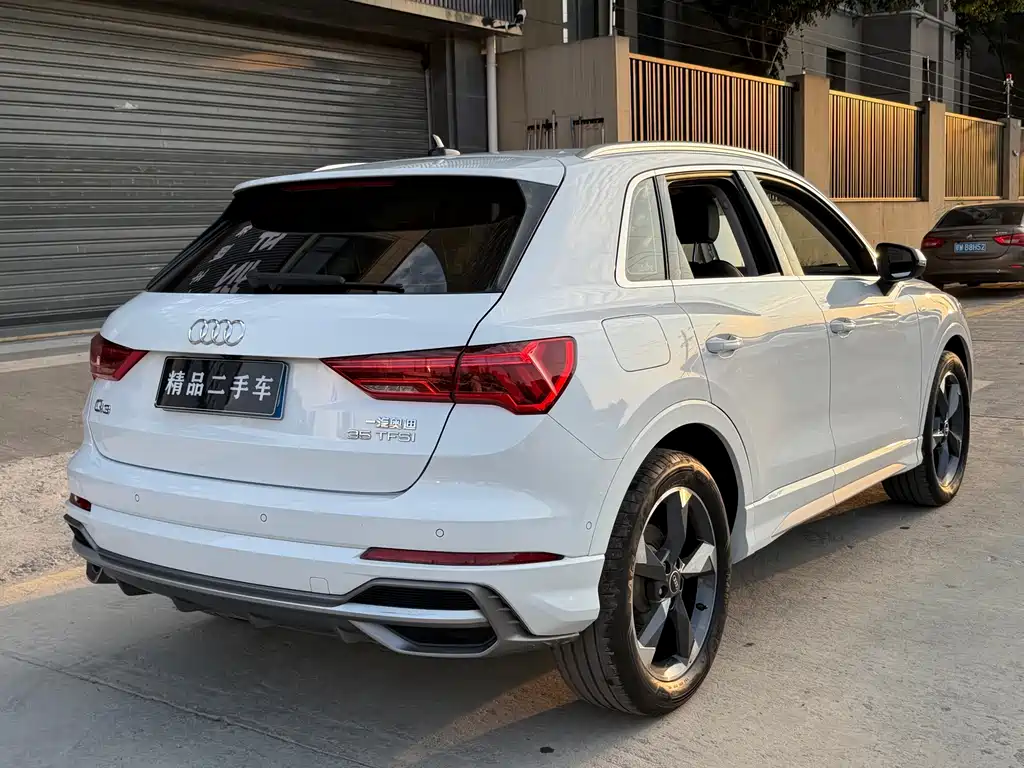 Audi Q3 2022 — фото 11