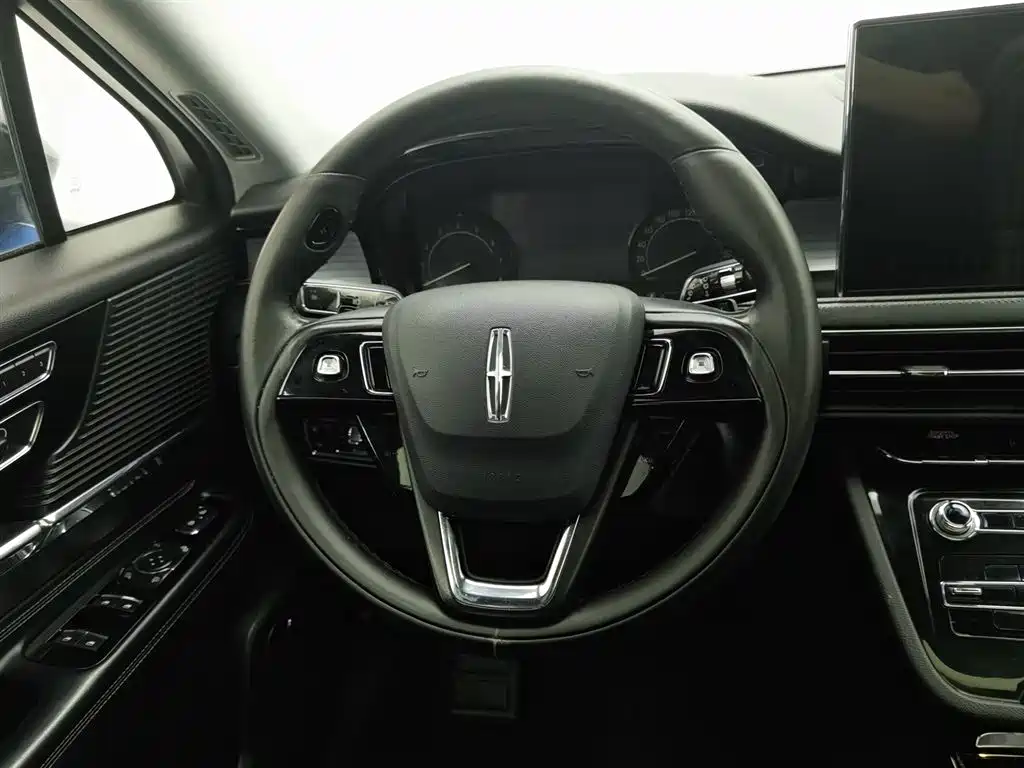 Lincoln Corsair 2020 — фото 11