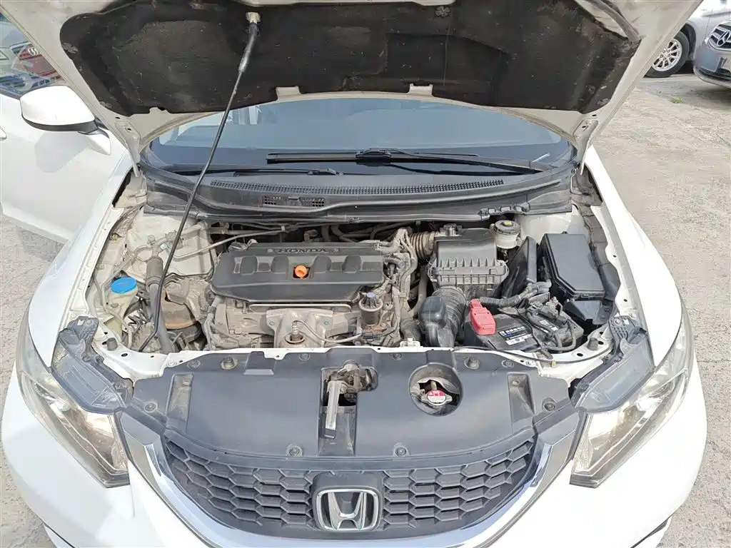Honda Civic 2015 — фото 16