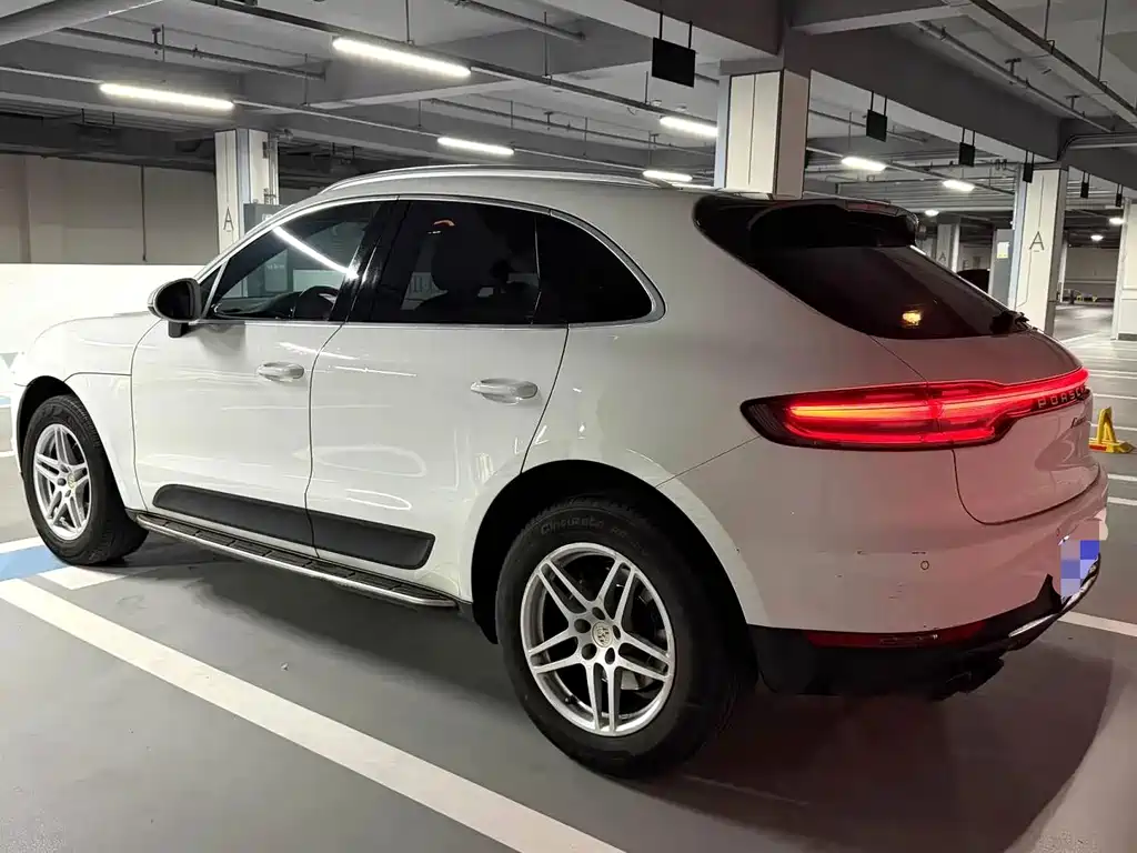 Porsche Macan 2019 — фото 11