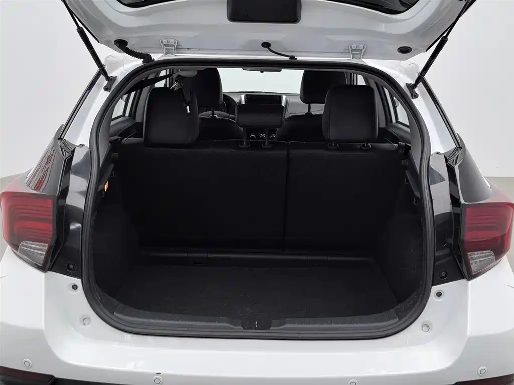 Toyota Yaris L 2020 — фото 16