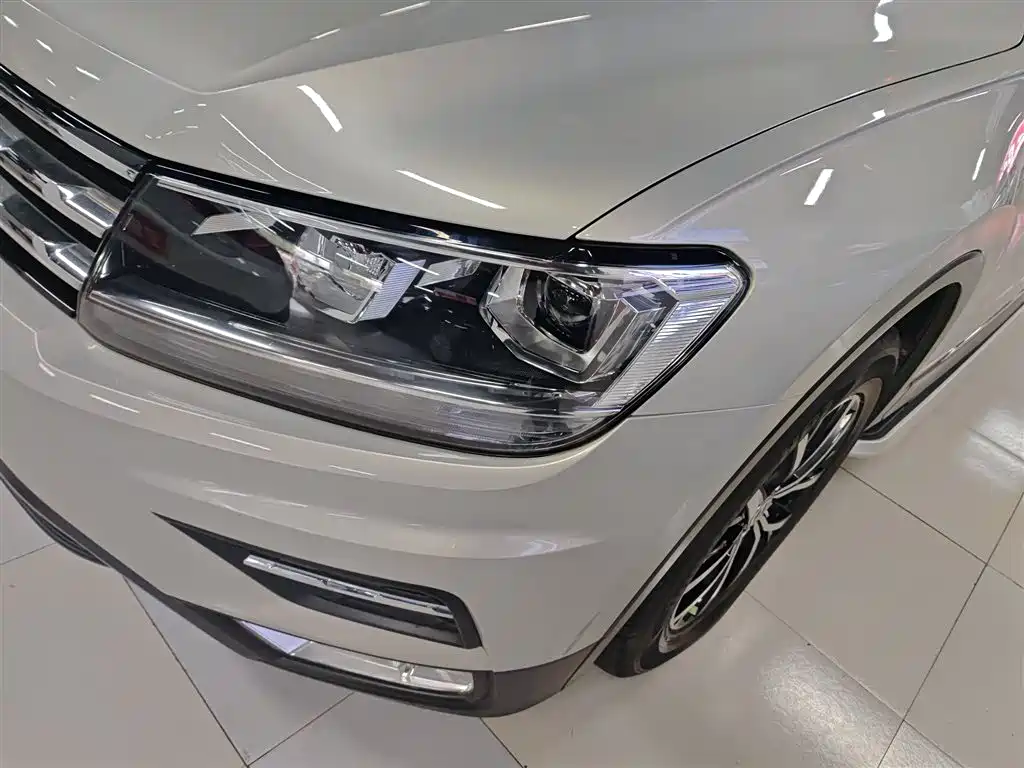 Volkswagen Tiguan L 2017 — фото 24