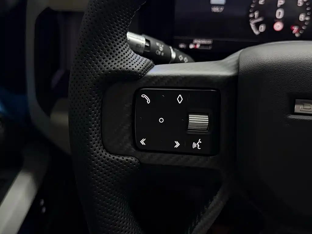 Land Rover Defender 2021