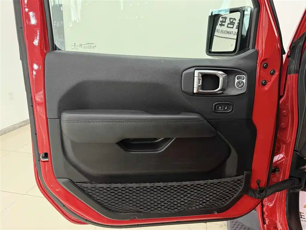 Jeep Wrangler 2024 — фото 12
