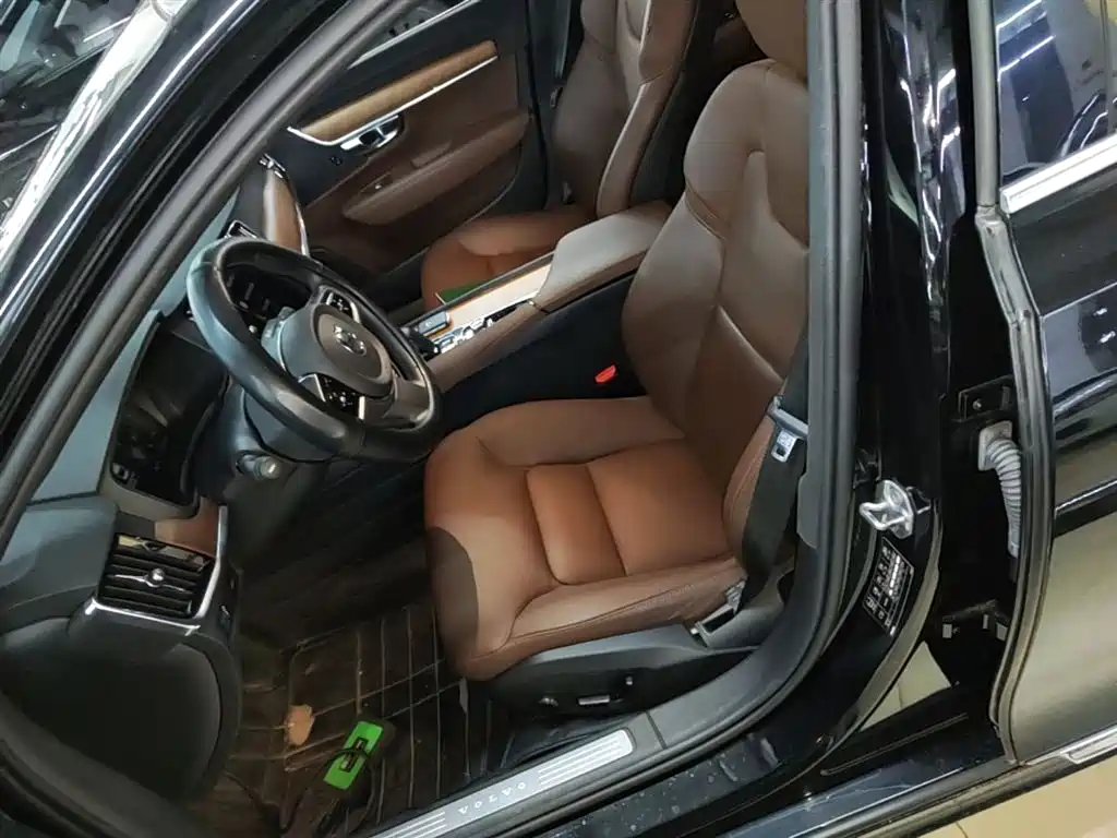 Volvo S90 2021 — фото 15