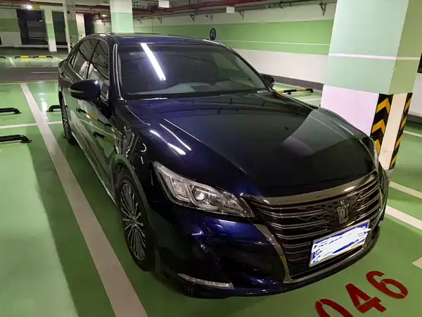Toyota Crown 2018