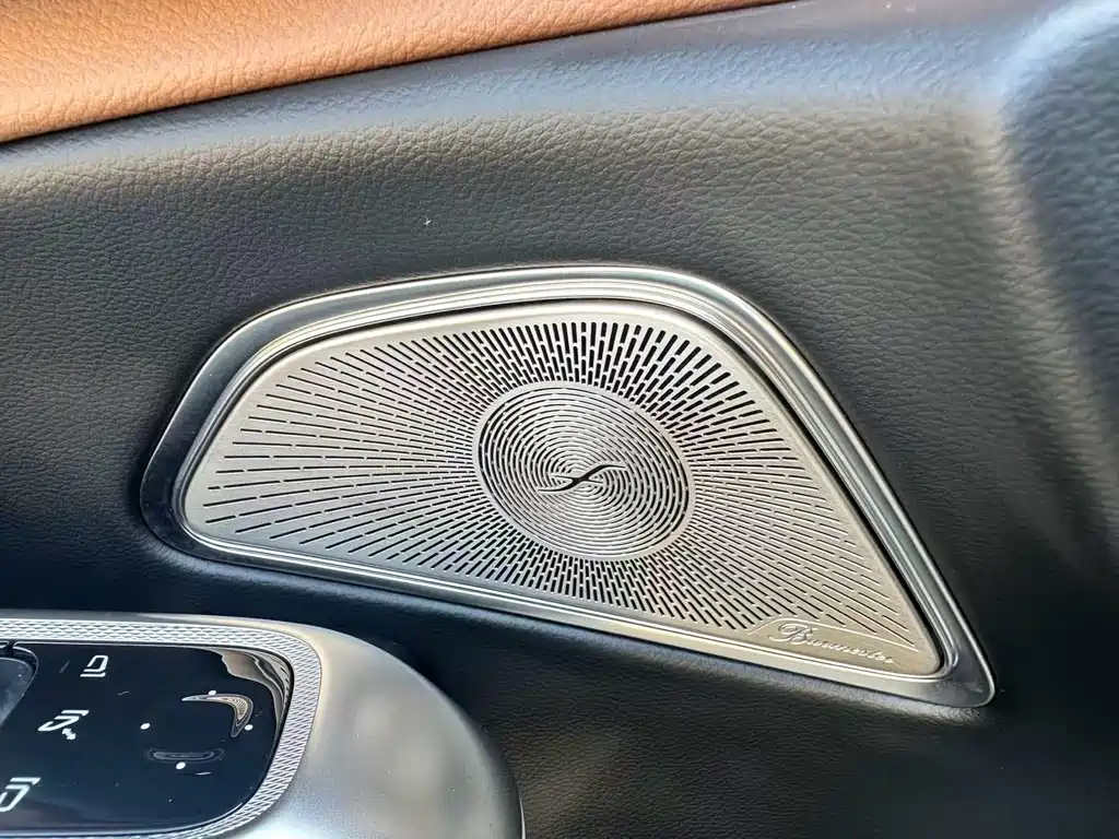 Mercedes-Benz E-Class 2025 — фото 7