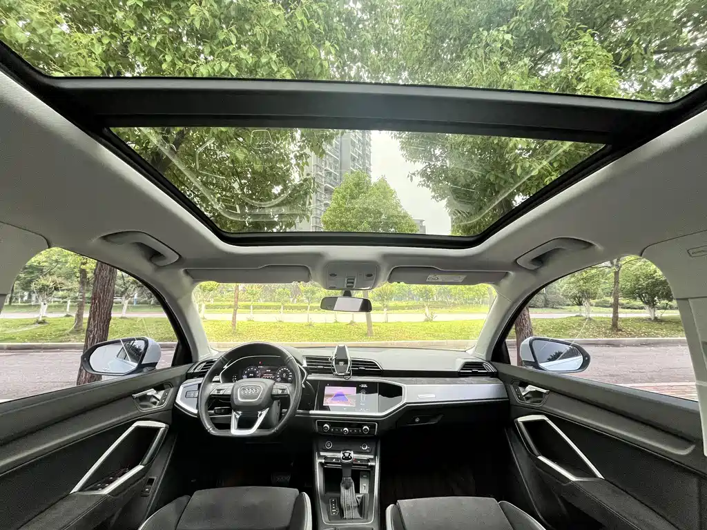Audi Q3 2021 — фото 12