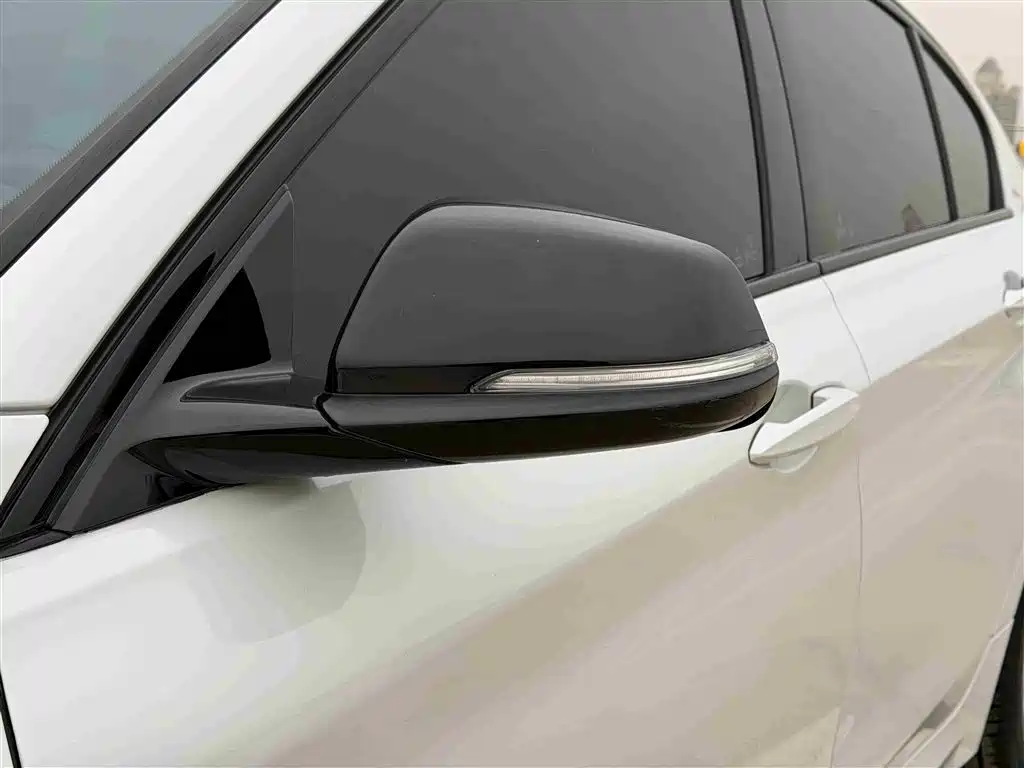 BMW 1 Series 2021 — фото 15