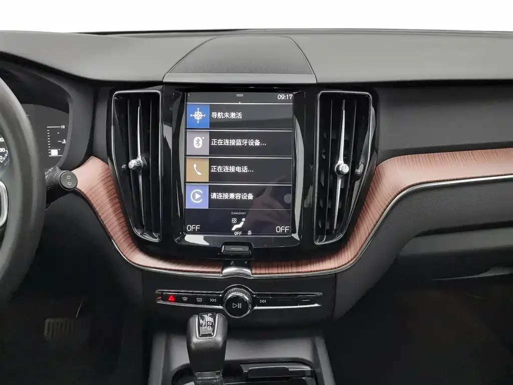 Volvo XC60 2020 — фото 12