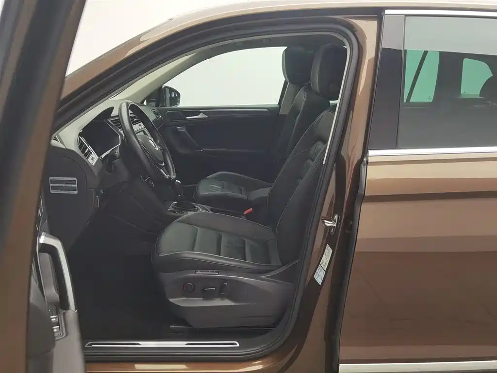 Volkswagen Tiguan 2017 — фото 10