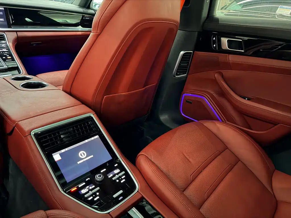 Porsche Panamera 2019 — фото 10
