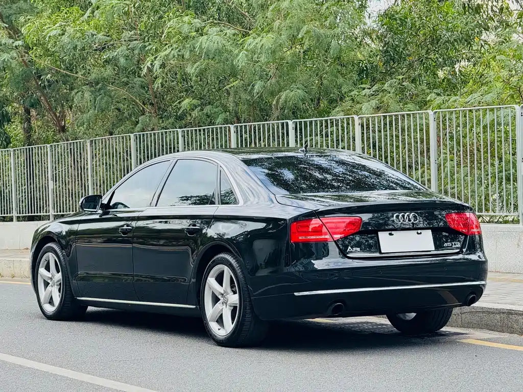 Audi A8 2013 — фото 23