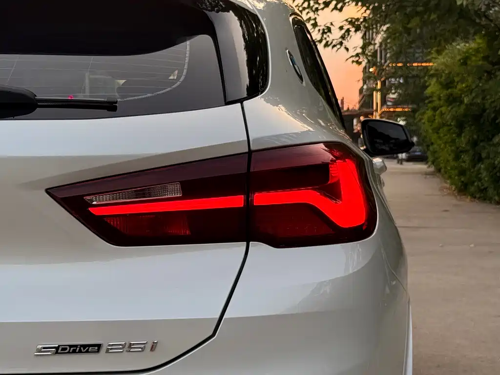 BMW X2 2023 — фото 12