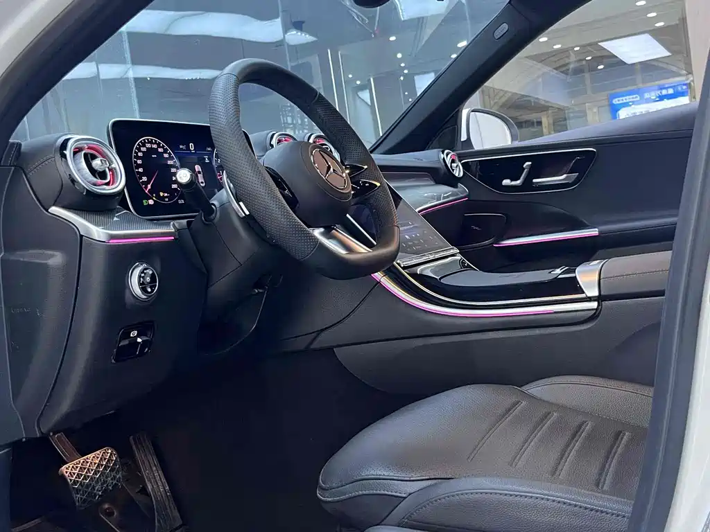 Mercedes-Benz C-Class 2025