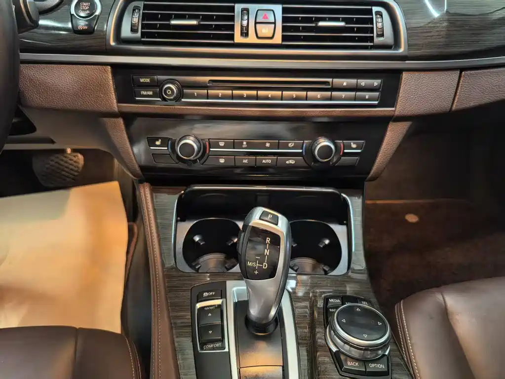 BMW 5 Series 2014 — фото 12