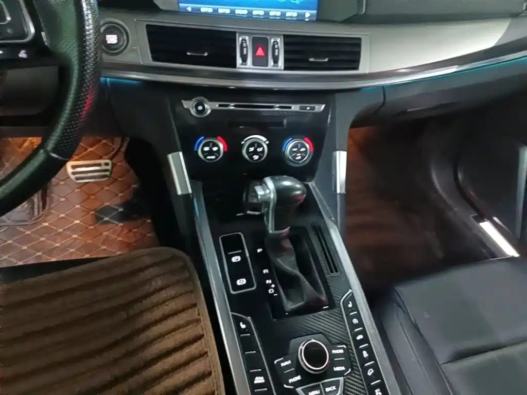 Haval H7 2017 — фото 14