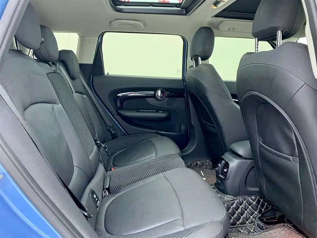 MINI Clubman 2018 — фото 12