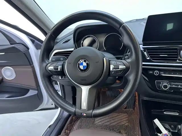 BMW 1 Series 2023 — фото 13