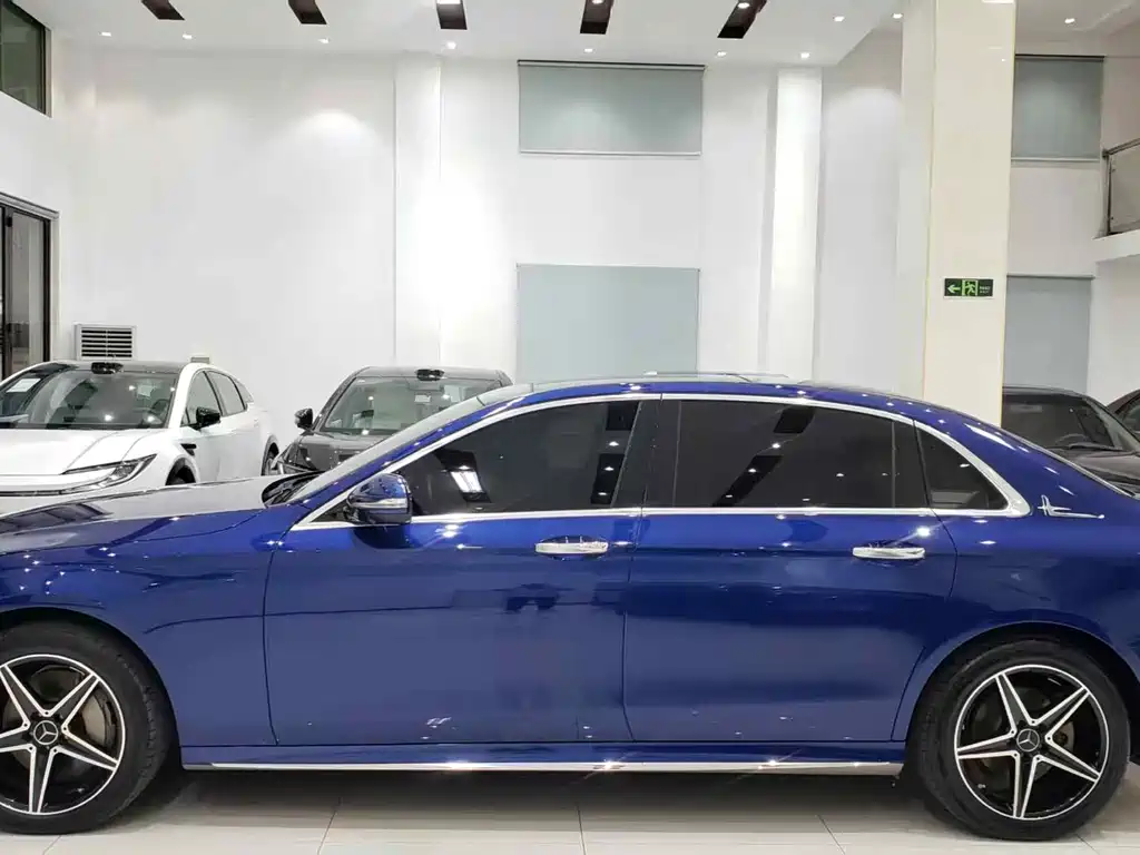 Mercedes-Benz E-Class 2017 — фото 13