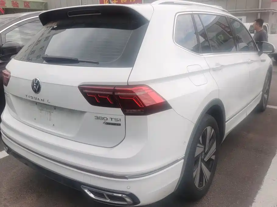 Volkswagen Tiguan L 2023