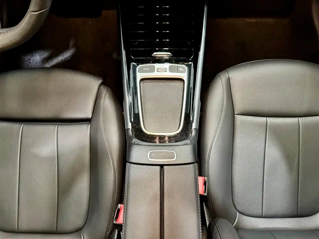 Mercedes-Benz GLB 2025 — фото 22