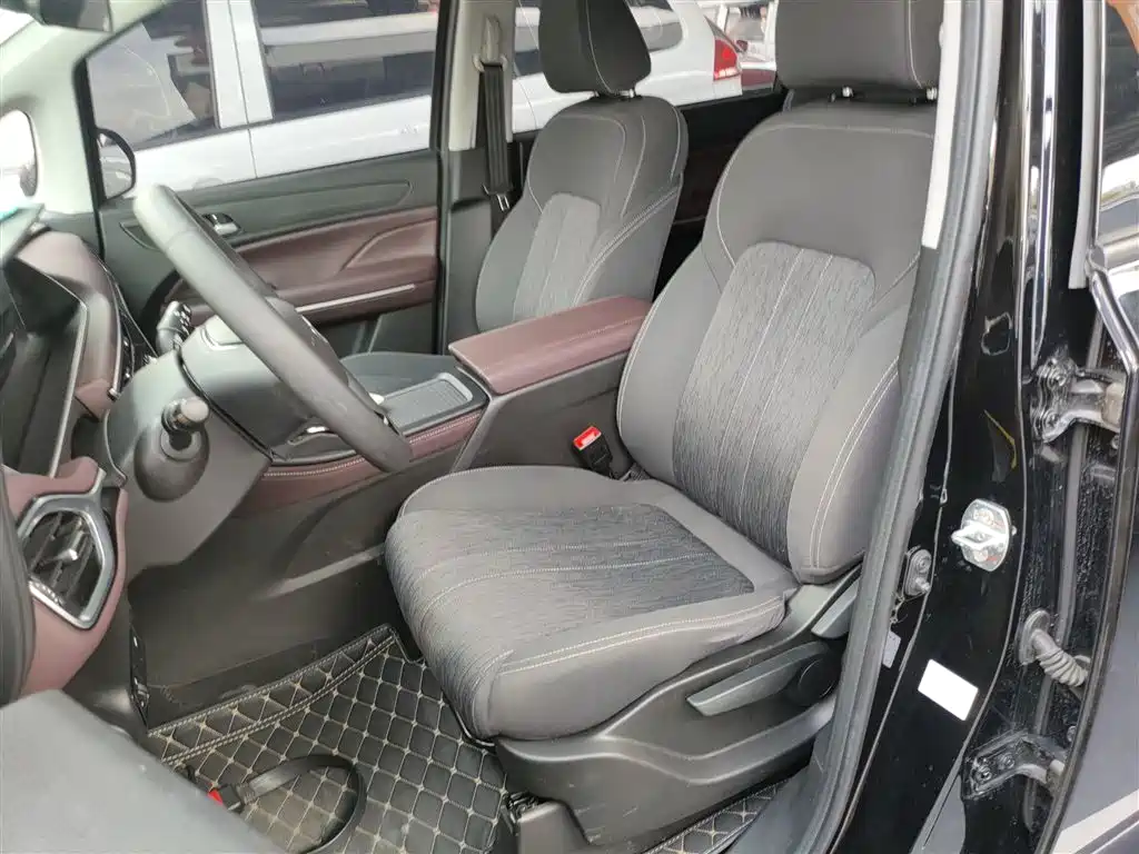 GAC Motor Trumpchi M6 2023 — фото 15