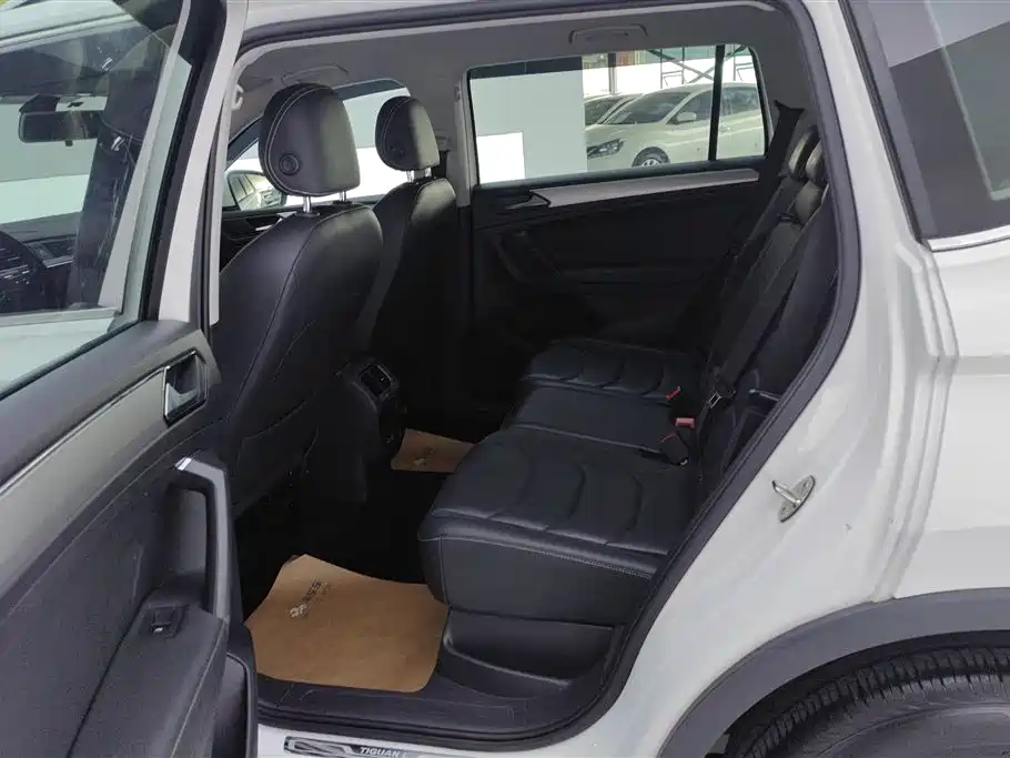 Volkswagen Tiguan L 2018 — фото 11