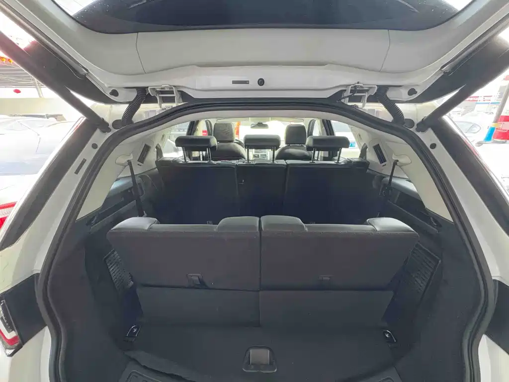 Land Rover Discovery Sport 2016 — фото 9
