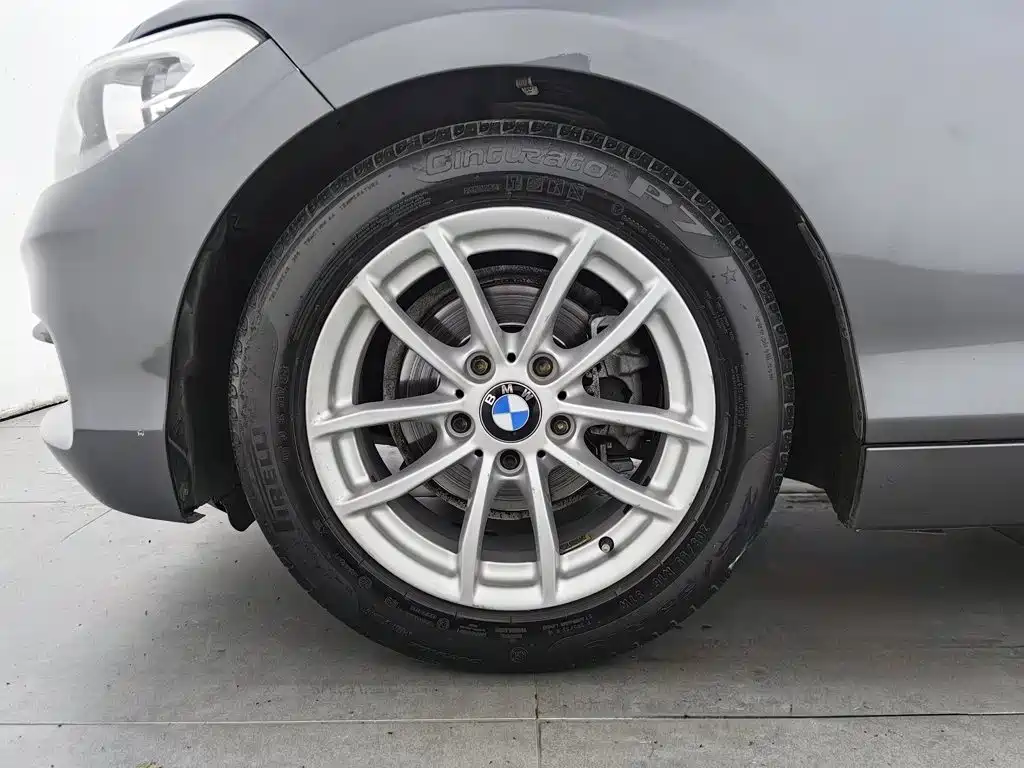 BMW 1 Series 2019 — фото 17