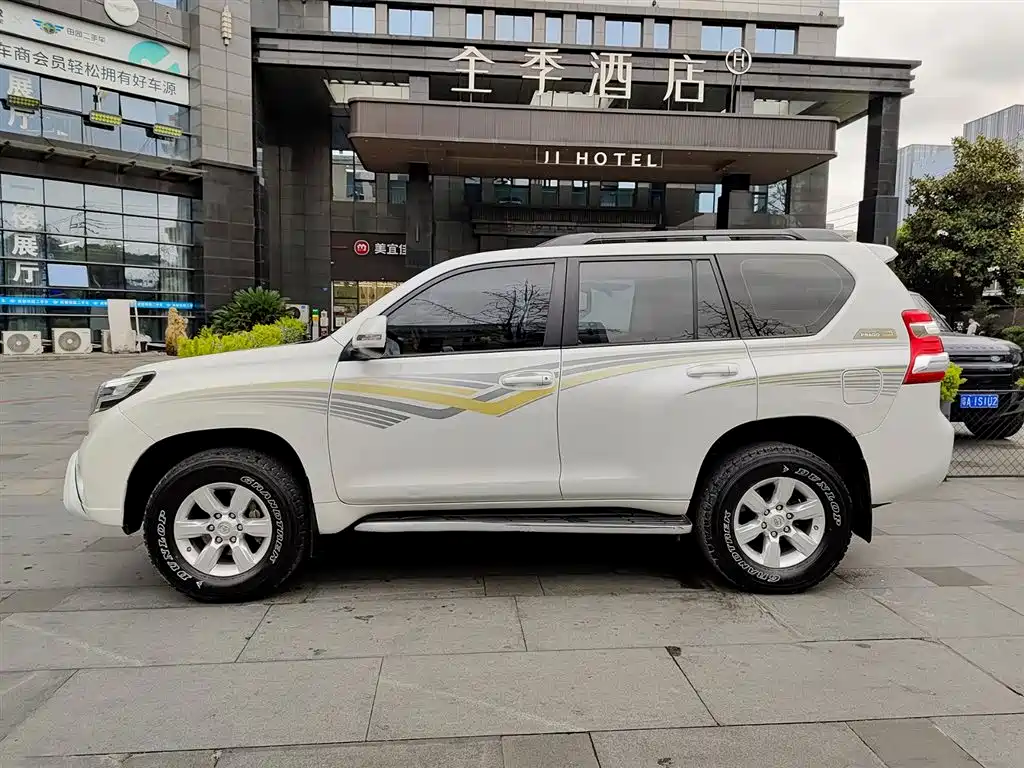 Toyota Prado 2017 — фото 3