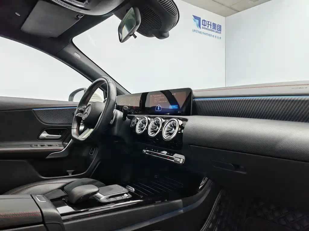 Mercedes-Benz A-Class 2023 — фото 15