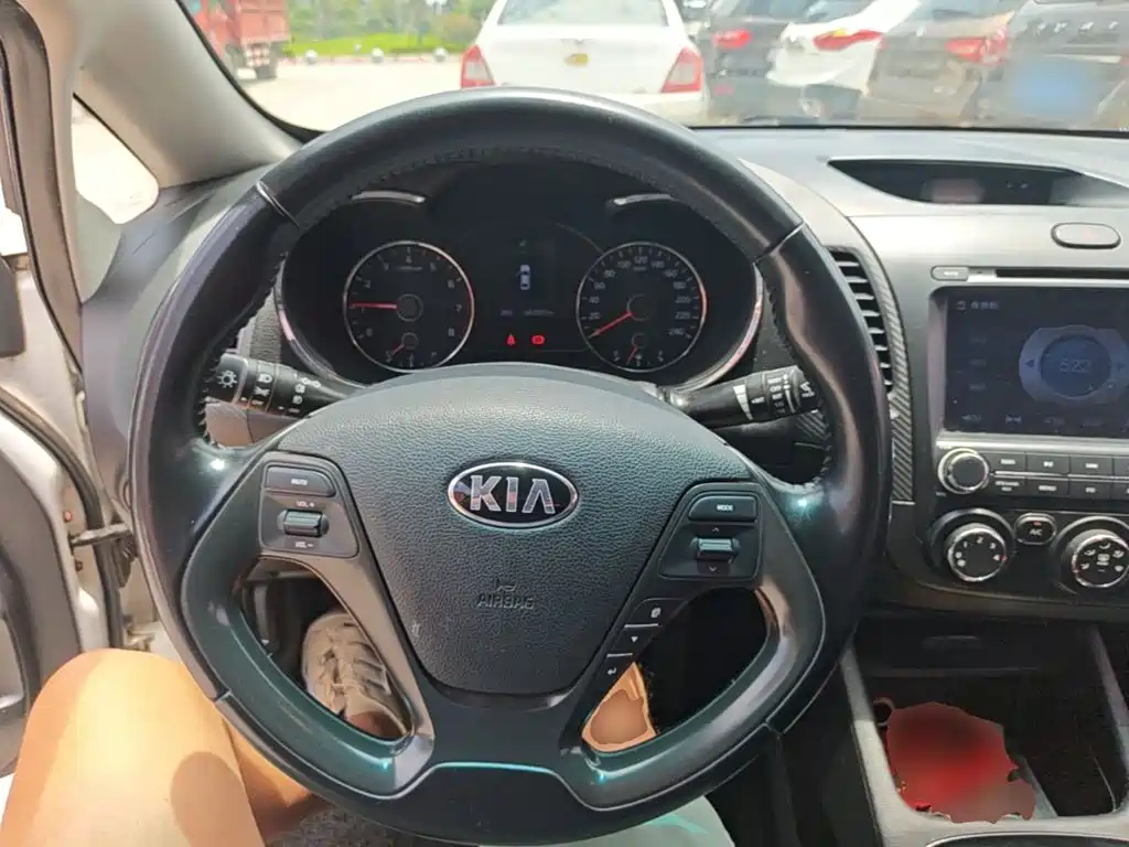 Kia K3 2016 — фото 11