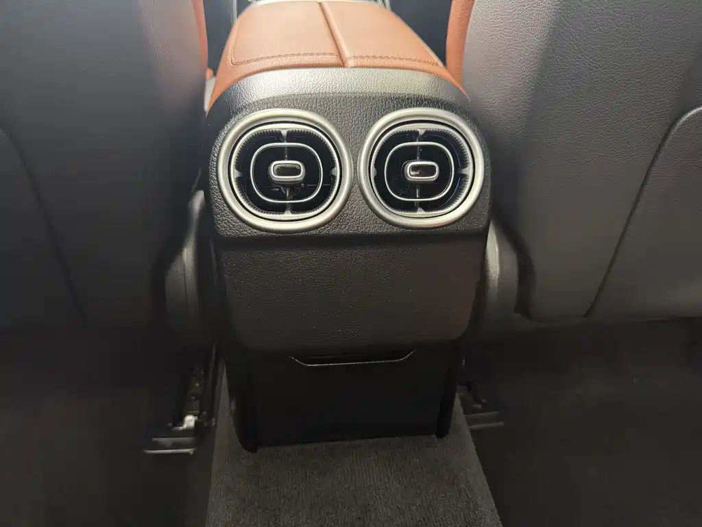 Mercedes-Benz C-Class 2022 — фото 18