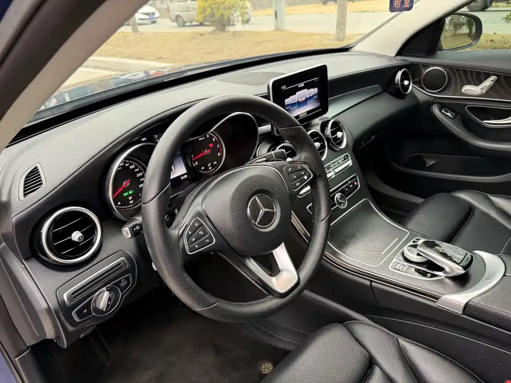 Mercedes-Benz C-Class 2018 — фото 7