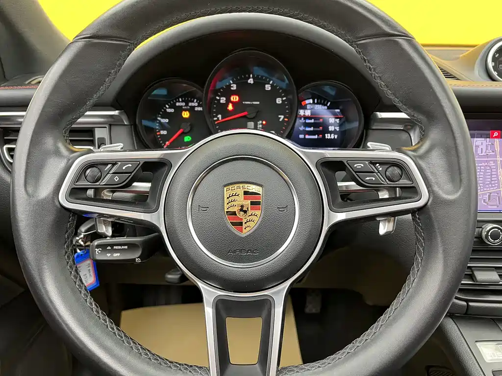 Porsche Macan 2019 — фото 9