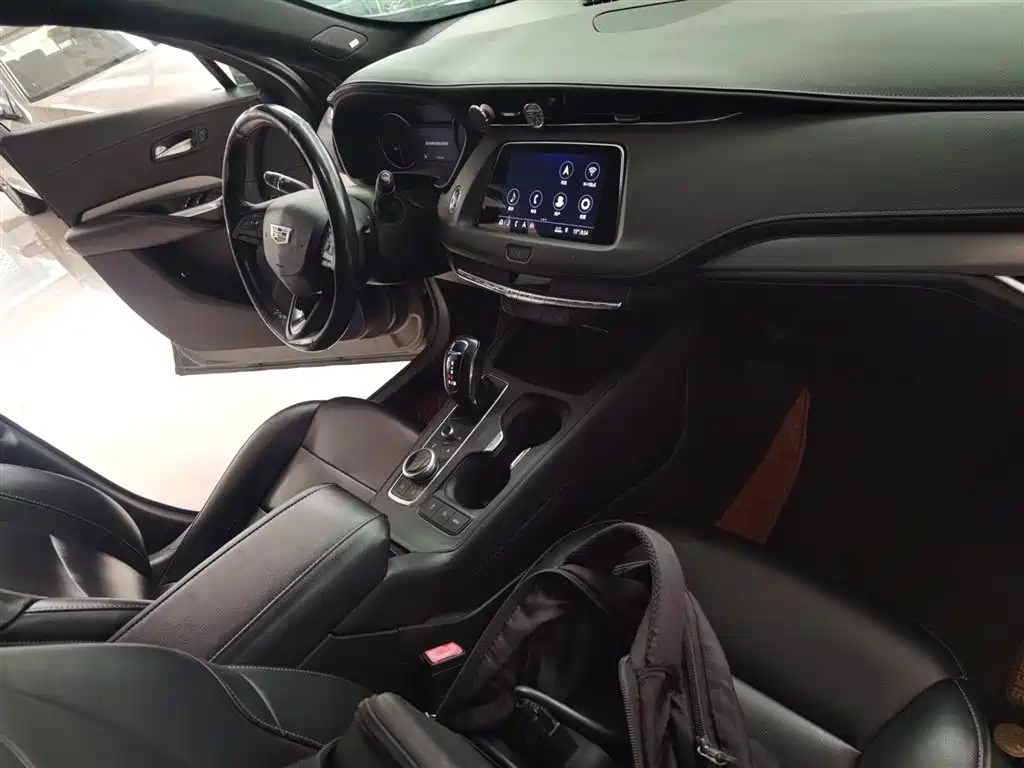 Cadillac XT4 2019 — фото 10
