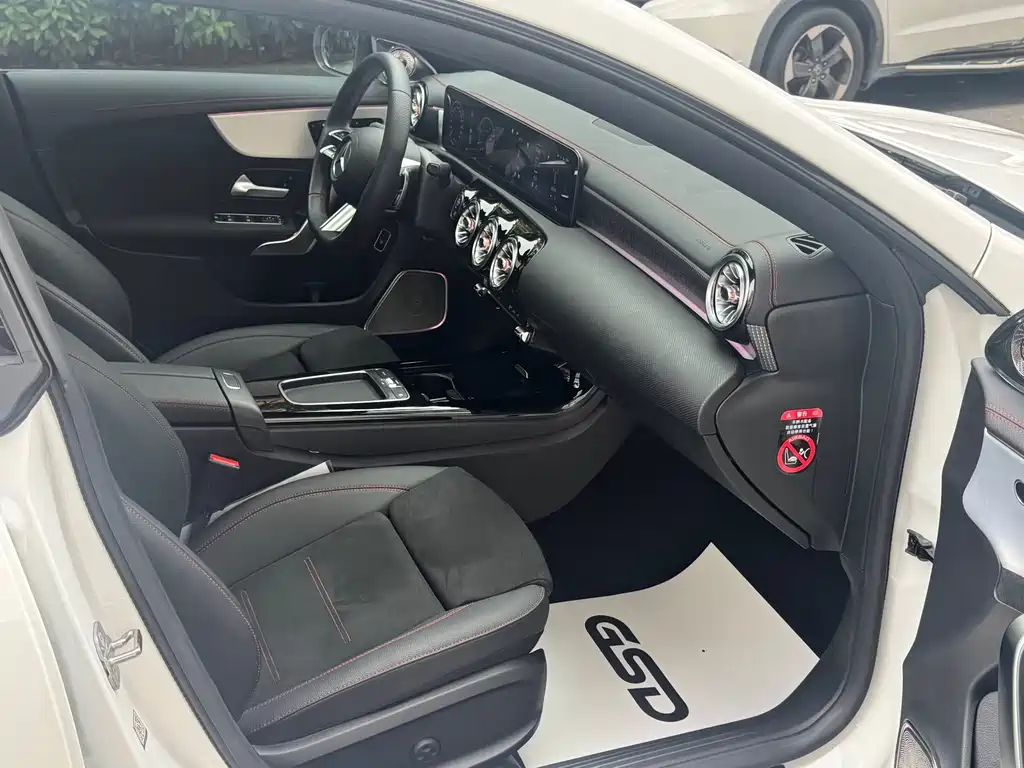 Mercedes-Benz CLA 2025 — фото 13