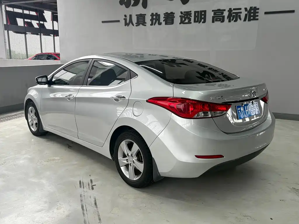 Hyundai Elantra Langdong 2013 — фото 12