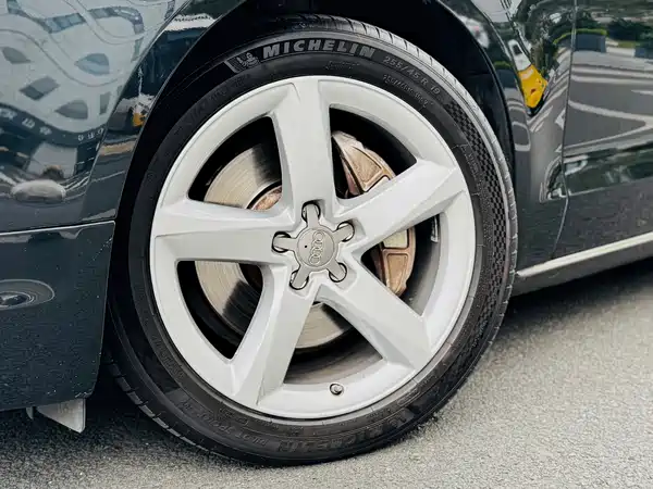 Audi A8 2013